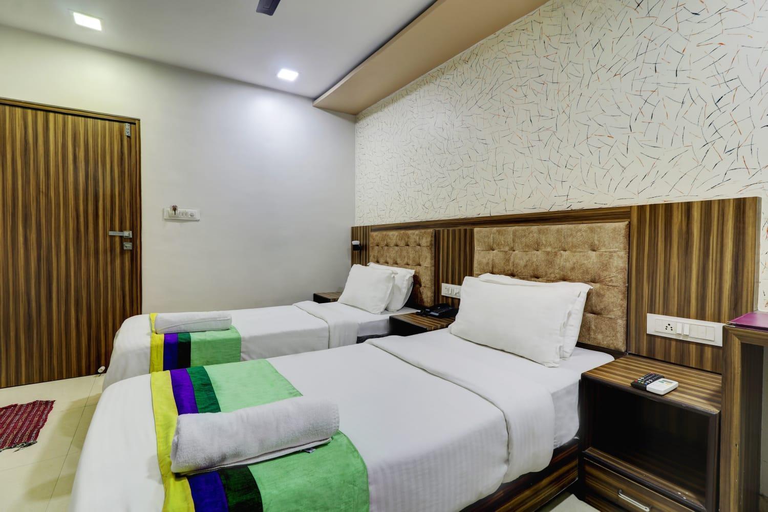 Hotel New Blue Sapphire Residency Mumbai Exteriör bild